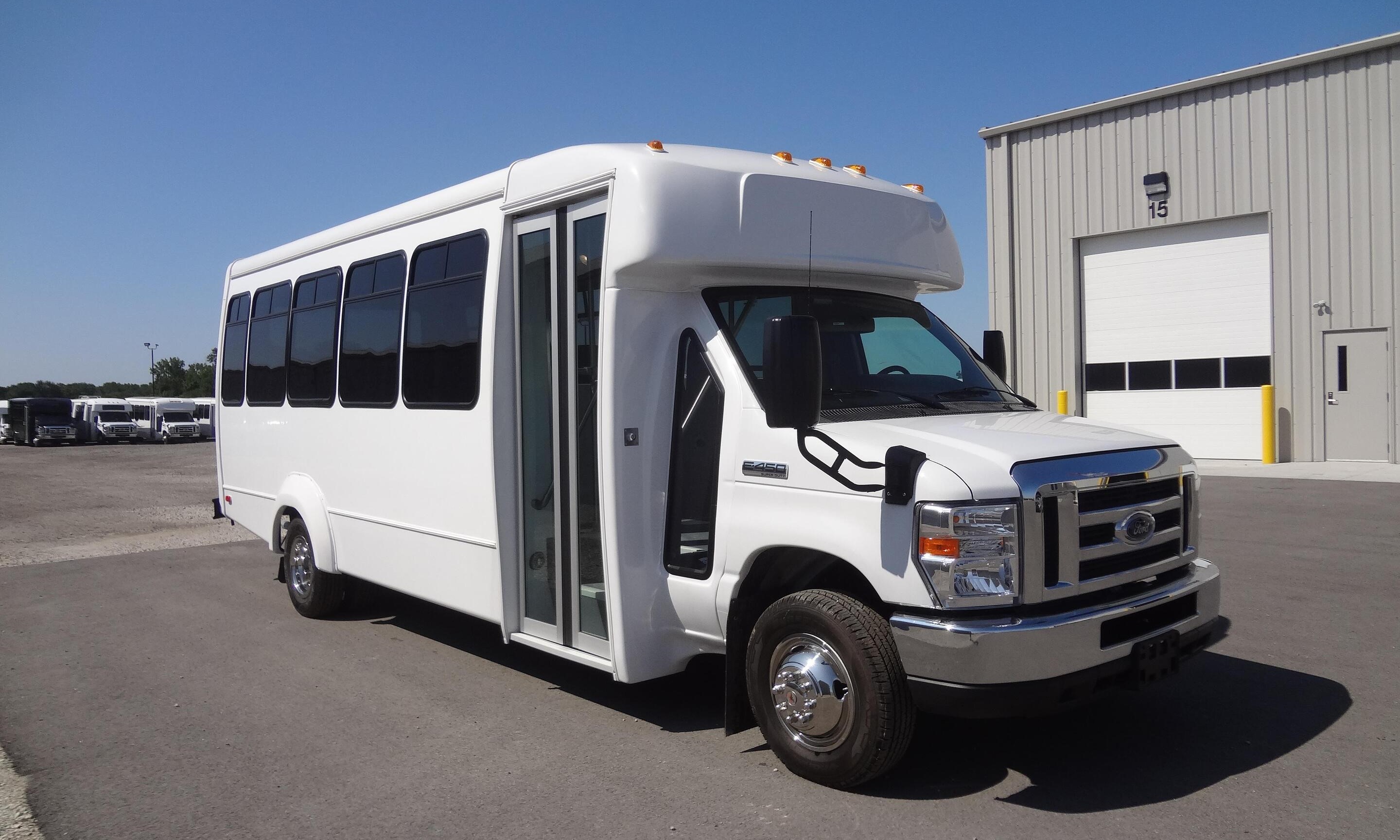 24 passengers Bus exterior image